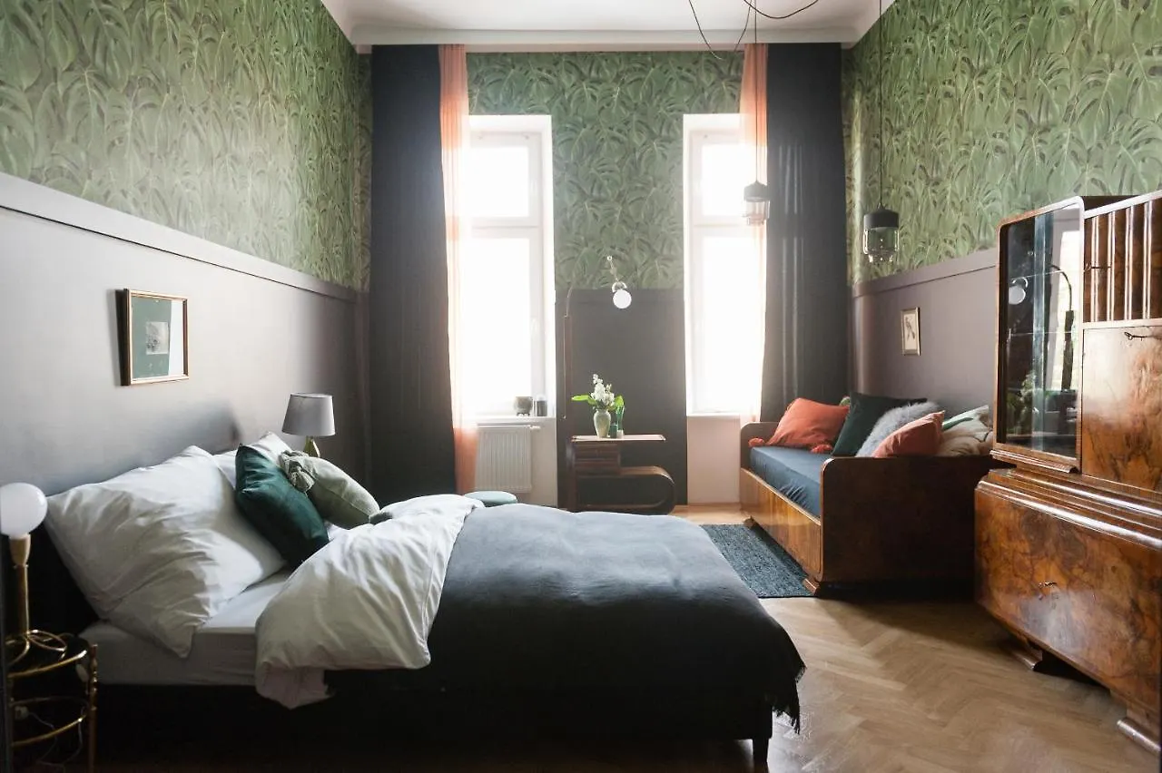 Larogy Apartments Augarten Vienna 0*,